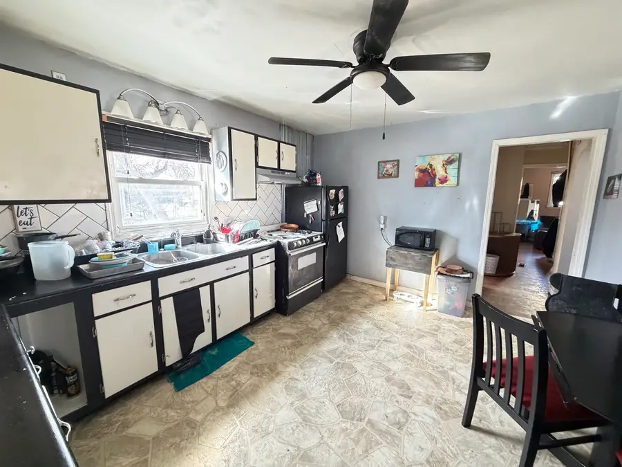 834 E Patton Street, Paxton, IL 60957 - #3