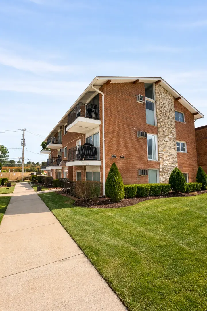 6113 W 64th Place #5, Chicago, IL 60638 - #1