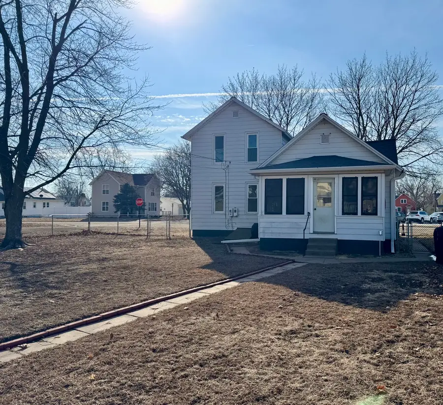 717 13th Avenue, Fulton, IL 61252 - #3