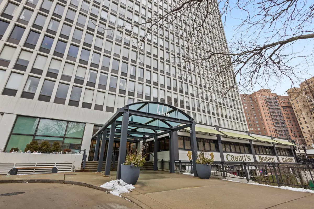 444 W Fullerton Parkway #1303, Chicago, IL 60614 - Image #1