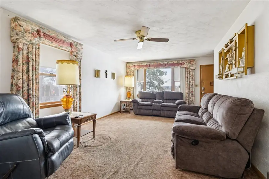 1617 N Hickory Street, Crest Hill, IL 60403 - #2