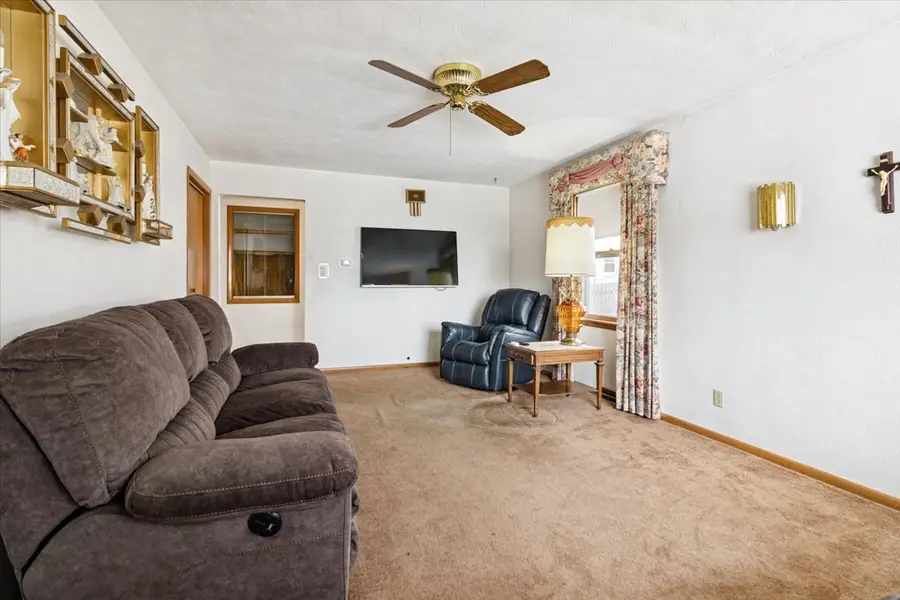 1617 N Hickory Street, Crest Hill, IL 60403 - #3