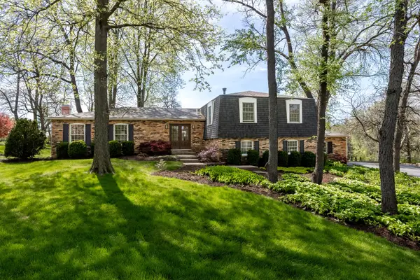 3 Gingerwood Lane, Bettendorf, IA 52722