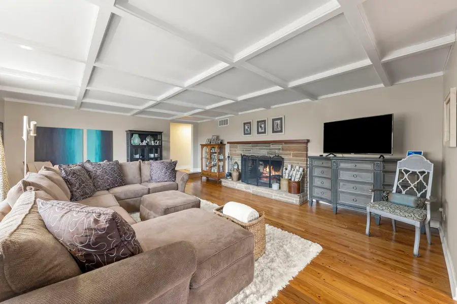 1001 Geneva Road, Saint Charles, IL 60174 - #2