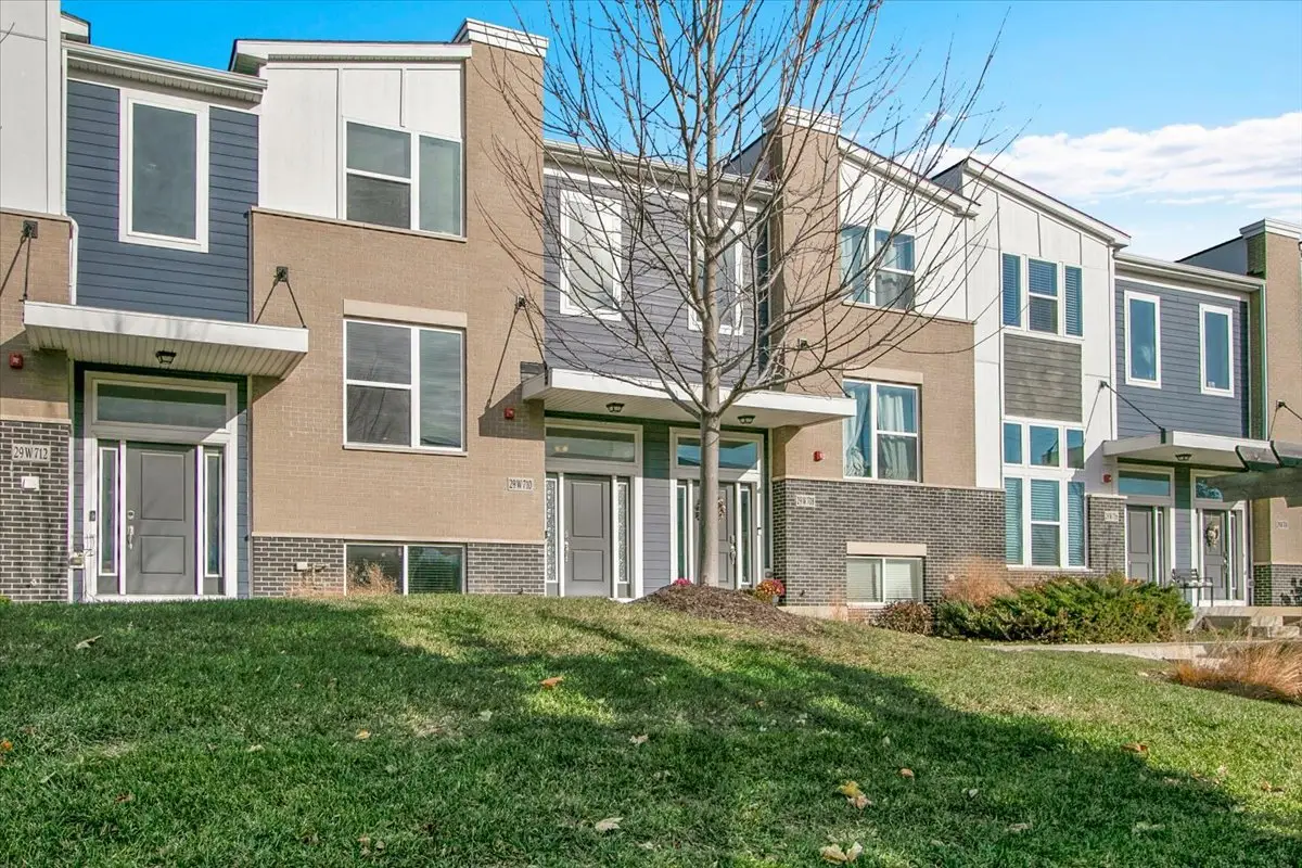 29W710 Everton Drive, Warrenville, IL 60555 - #1