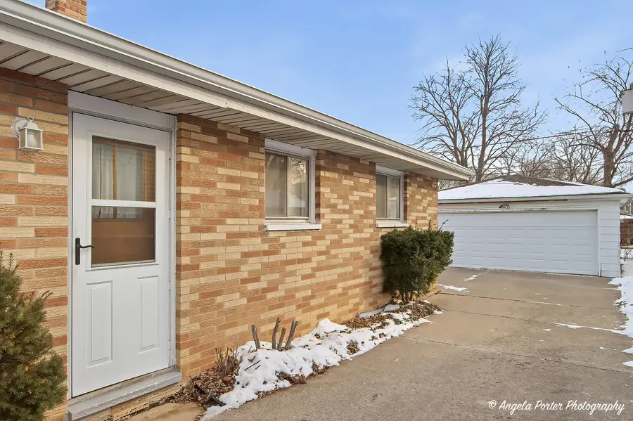 2015 N Jackson Street, Waukegan, IL 60087 - #2