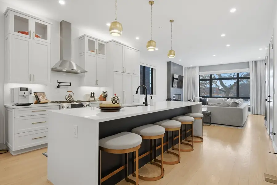 1334 W Grenshaw Street #1E, Chicago, IL 60607 - #2