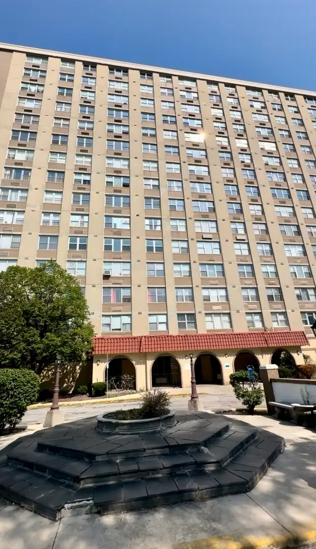 4300 W Ford City Drive #401A, Chicago, IL 60652 - Image #1