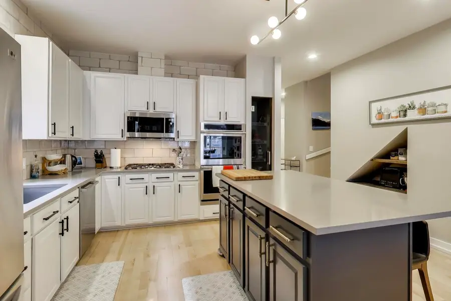 Address Withheld By Seller, Chicago, IL 60661 - #3