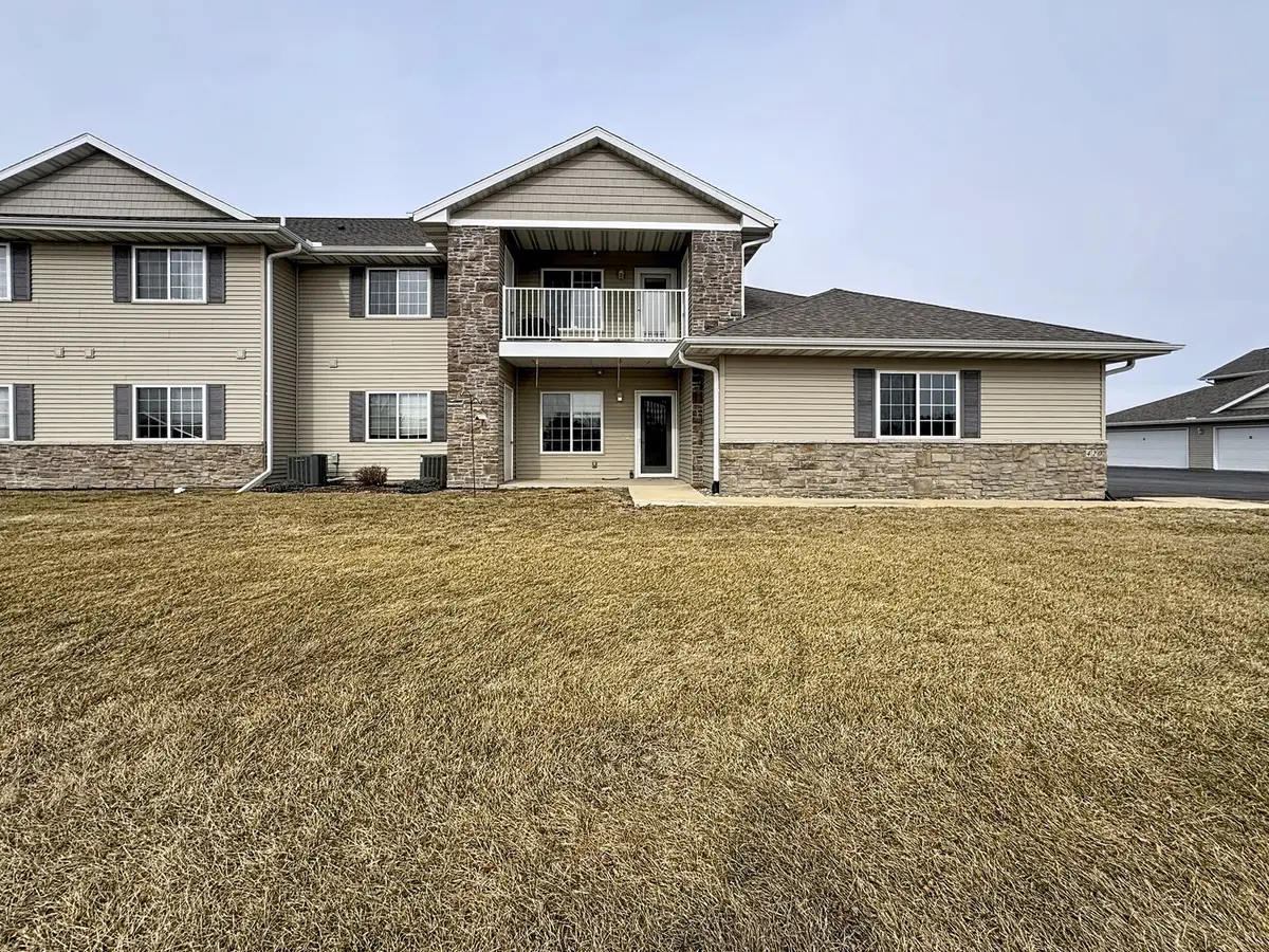 420 E Franklin Street #104, Eldridge, IA 52748 - Image #1