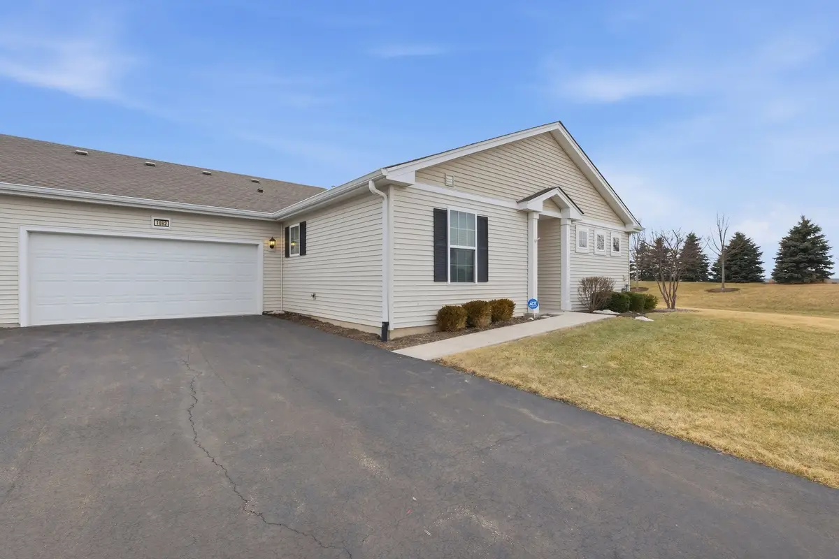 1882 Southern Circle #1882, Pingree Grove, IL 60140 - #1