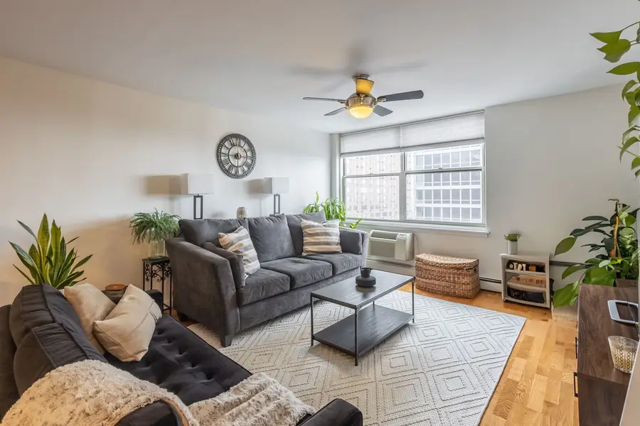 3033 N Sheridan Road #1203, Chicago, IL 60657 - Image #2