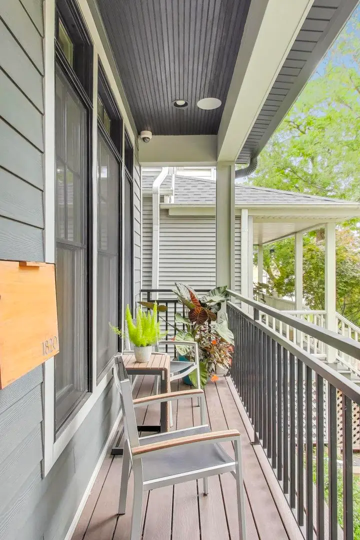 1820 W Farragut Avenue, Chicago, IL 60640 - #2