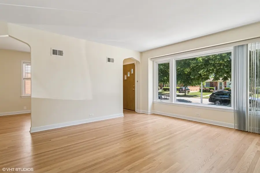 6334 N Kildare Avenue, Chicago, IL 60646 - Image #2