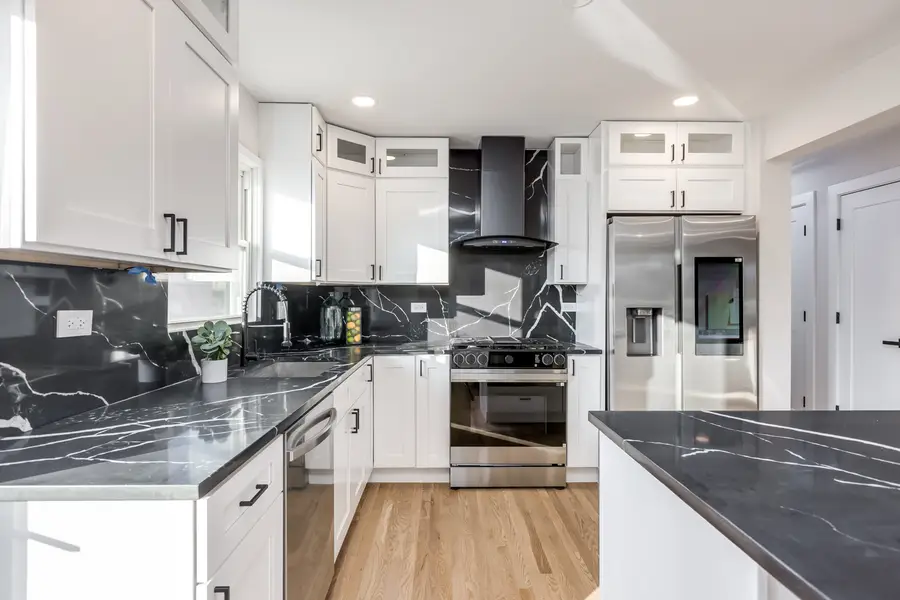 9132 Lincolnwood Drive, Evanston, IL 60203 - #3