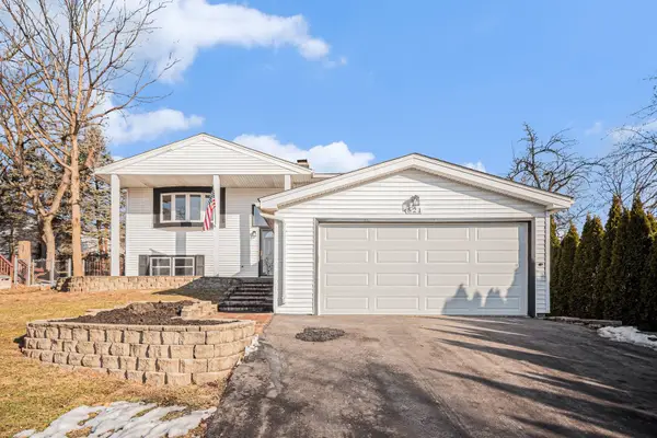 521 Pawnee Drive, Lake In The Hills, IL 60156