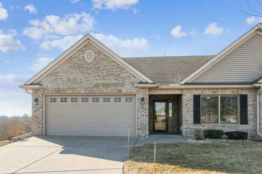 3520 Black Lion Circle, Bettendorf, IA 52722 - #3