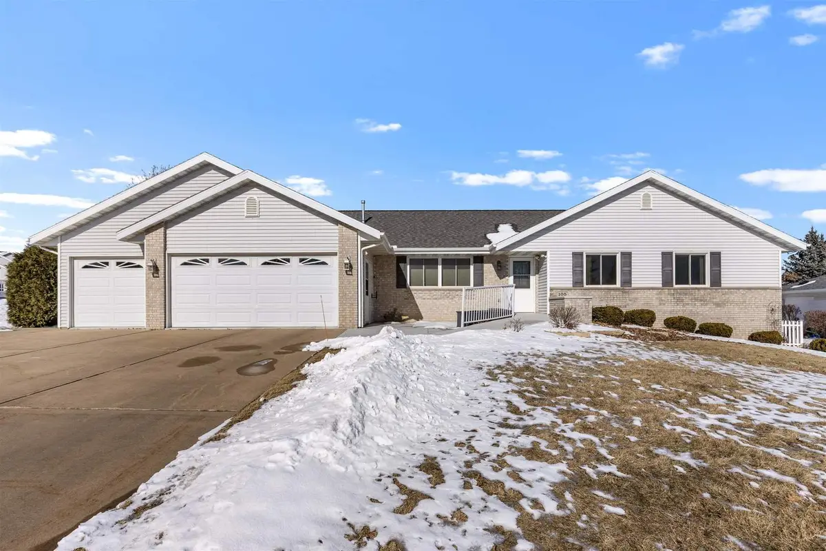 105 Rollin, Lena, IL 61048 - #1