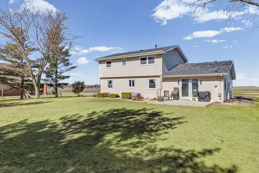 913 E 1st Street, Gibson City, IL 60936 - #3