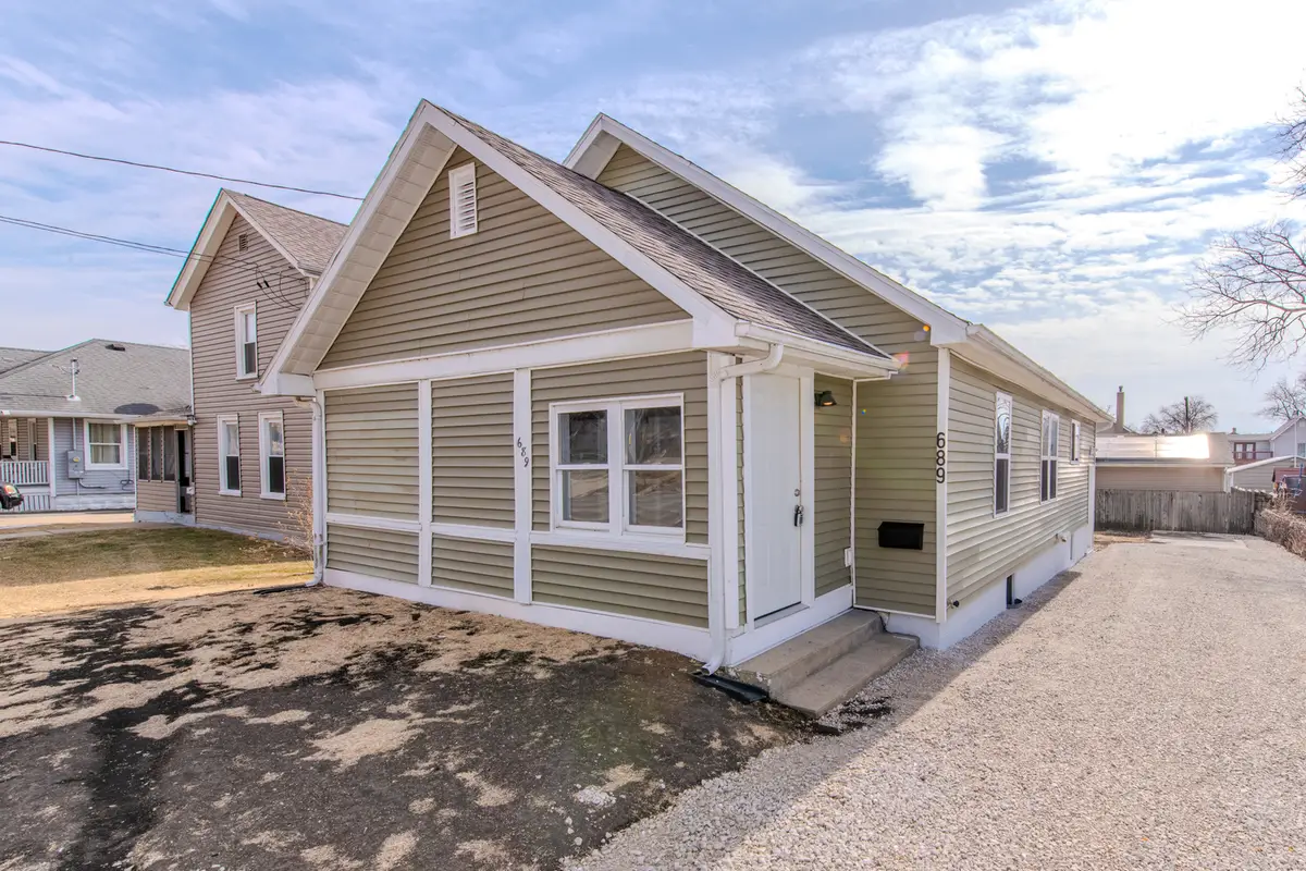 689 E Bluff Street, Marseilles, IL 61341 - #1