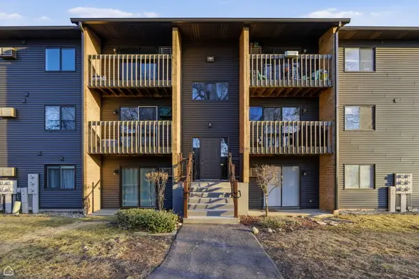 627 Virginia Road #111, Crystal Lake, IL 60014