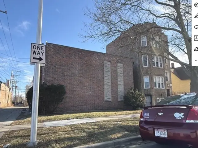 7915 S Saginaw Avenue, Chicago, IL 60617 - Image #2