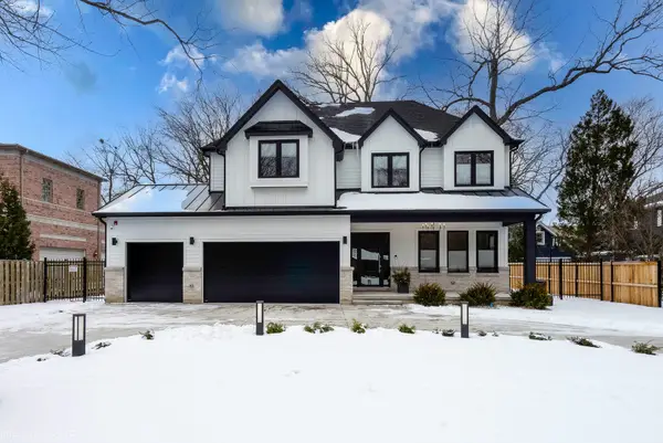 23388 N Birchwood Lane, Deerfield, IL 60015