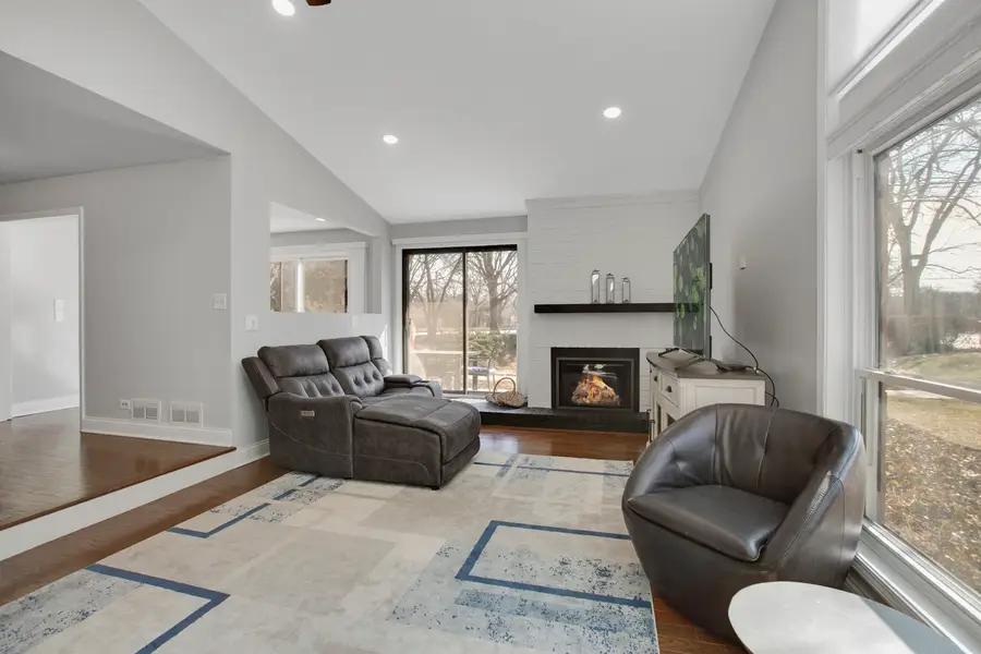 706 Waukegan Road #4, Glenview, IL 60025 - #3