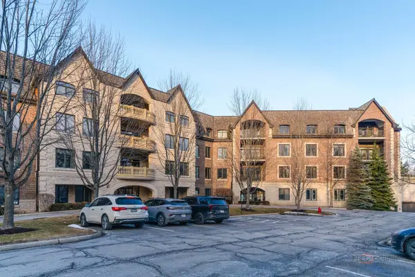 1800 Amberley Court #309, Lake Forest, IL 60045