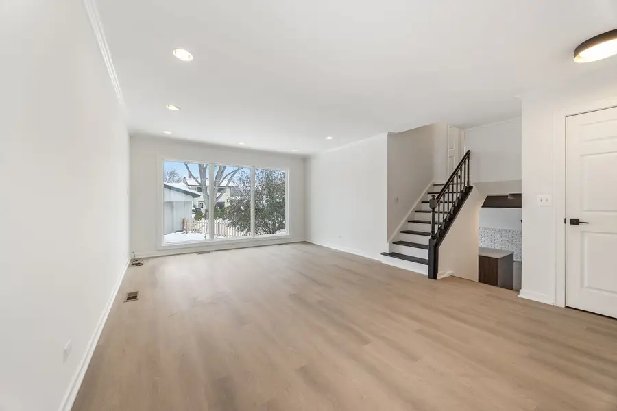 630 Bode Road, Hoffman Estates, IL 60169 - #3