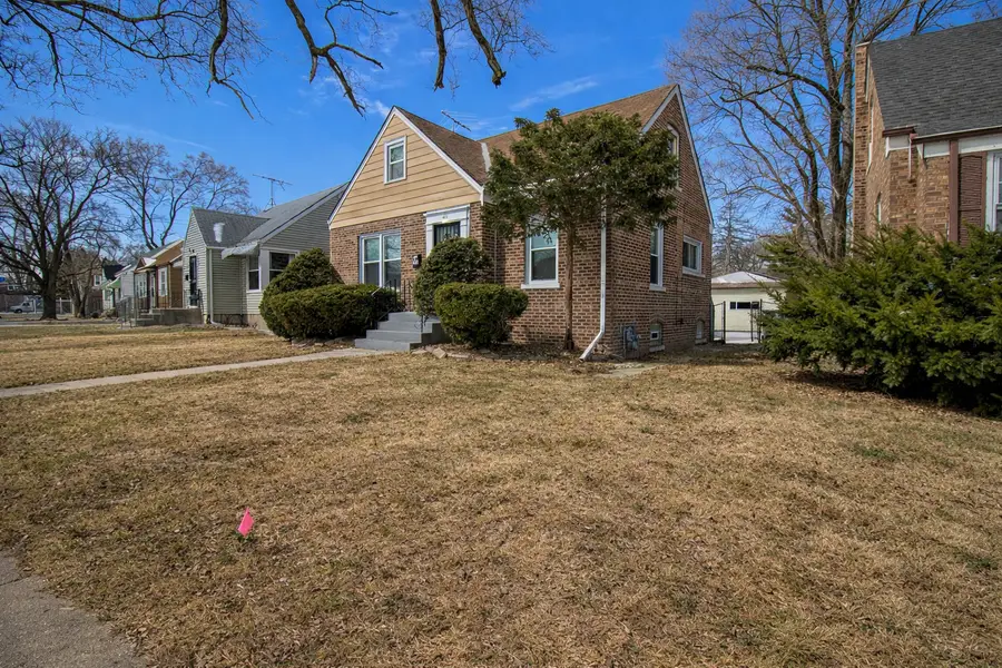 212 E 142nd Place, Dolton, IL 60419 - #3