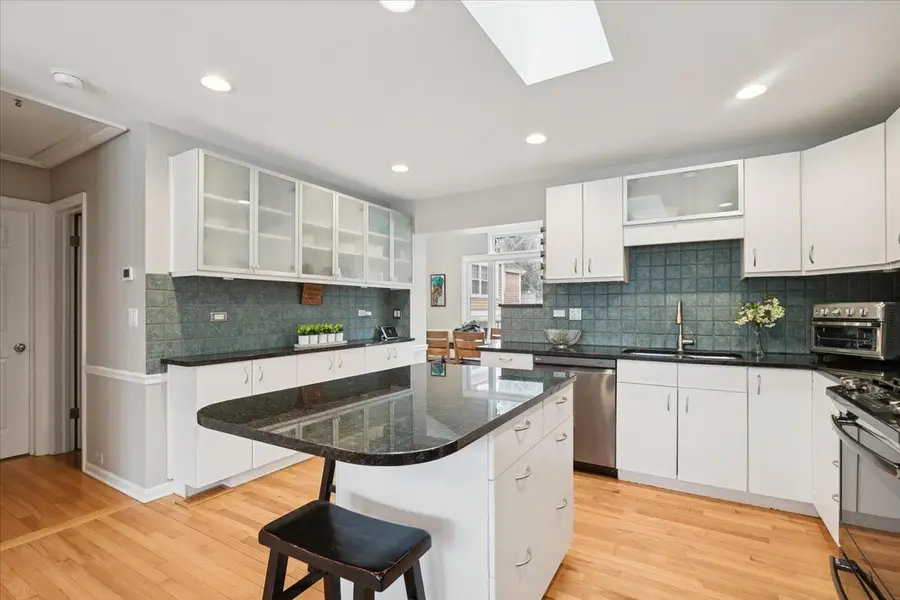 689 E Illinois Road, Lake Forest, IL 60045 - #3