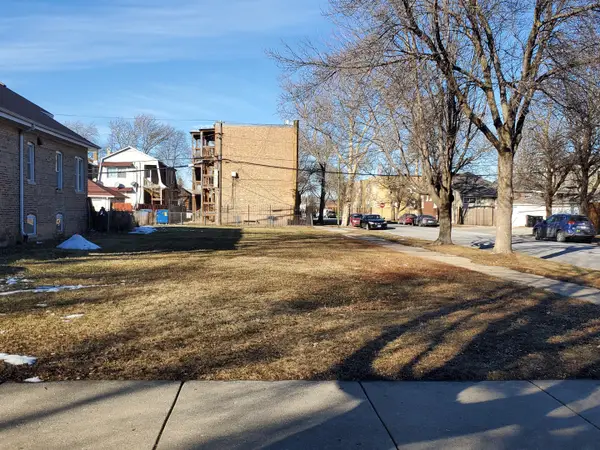 4702 W Wrightwood Avenue, Chicago, IL 60639