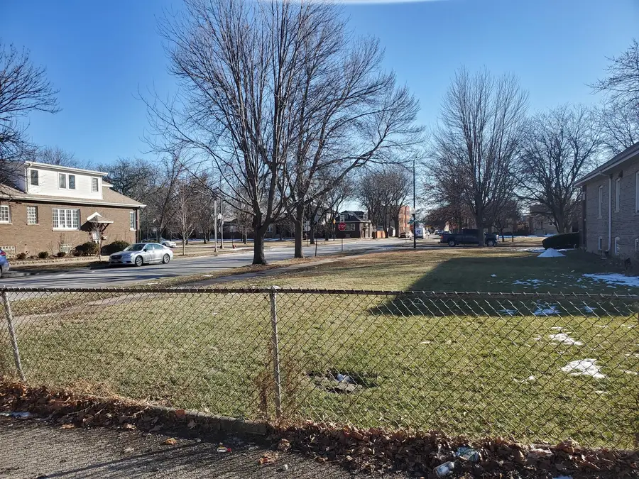 4702 W Wrightwood Avenue, Chicago, IL 60639 - #3