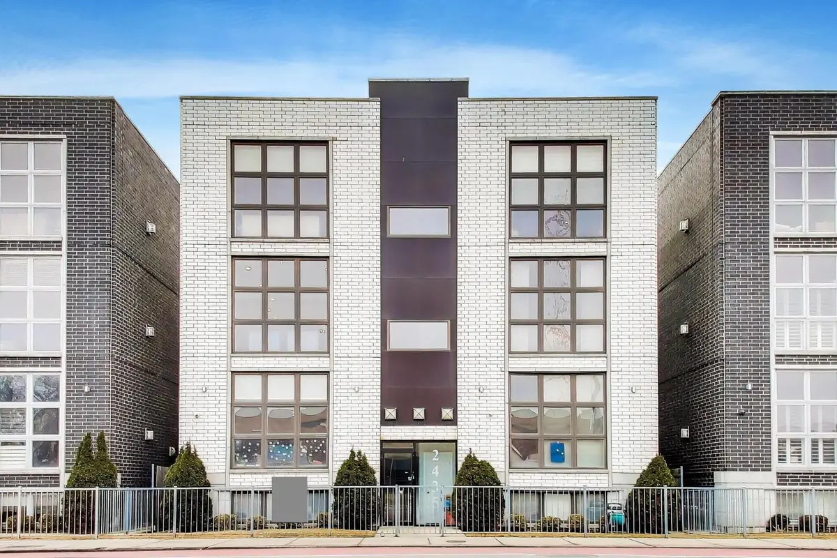 2435 W Belmont Avenue #2E, Chicago, IL 60618 - #1