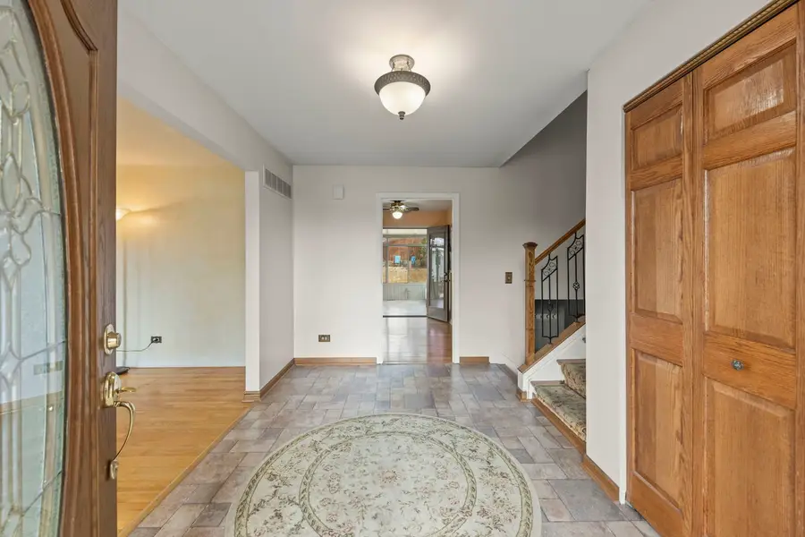 706 Crest Lane, Lisle, IL 60532 - #2