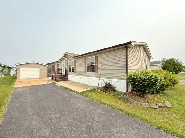 9 Swallow Lane, Beecher, IL 60401