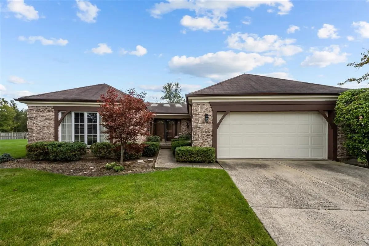 320 Buckthorn Circle, Northbrook, IL 60062 - #1
