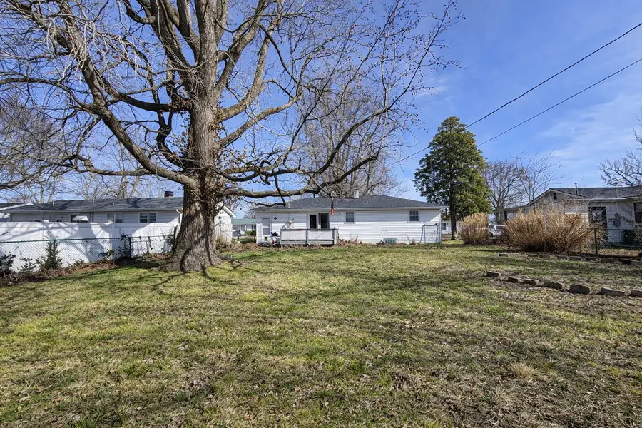 47 W Crownview, Mount Vernon, IL 62864 - #2