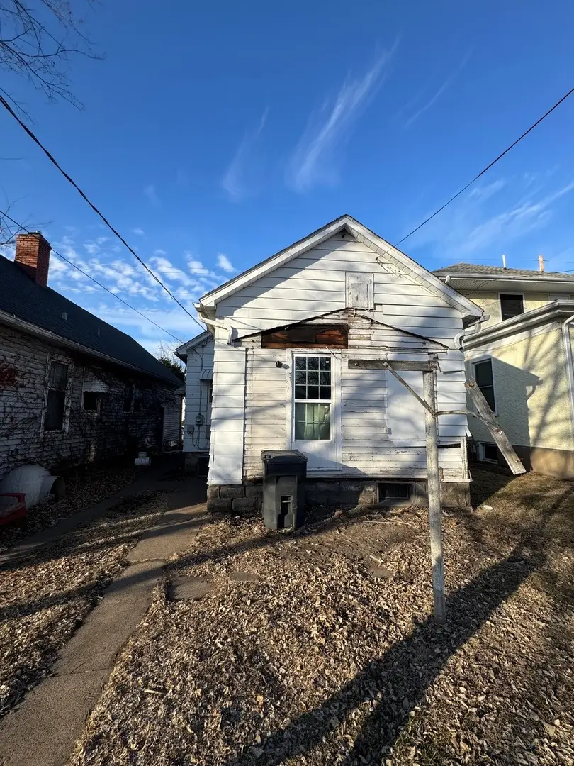 319 1st Avenue, Clinton, IA 52732 - #2