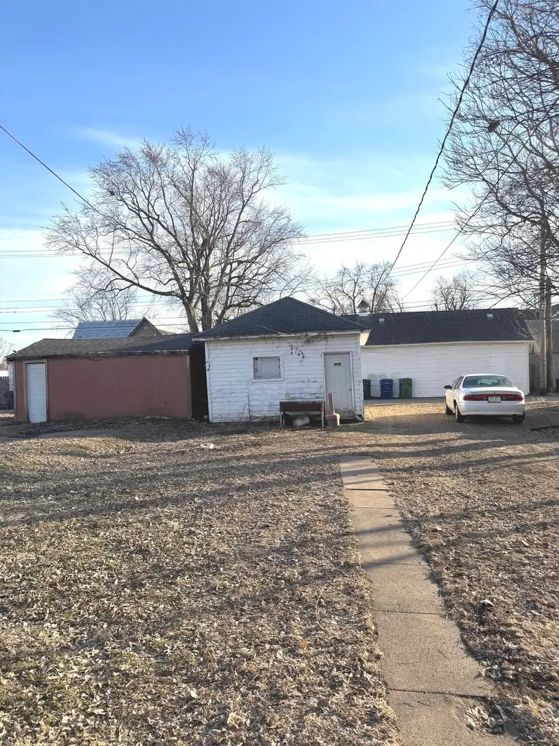 319 1st Avenue, Clinton, IA 52732 - #3