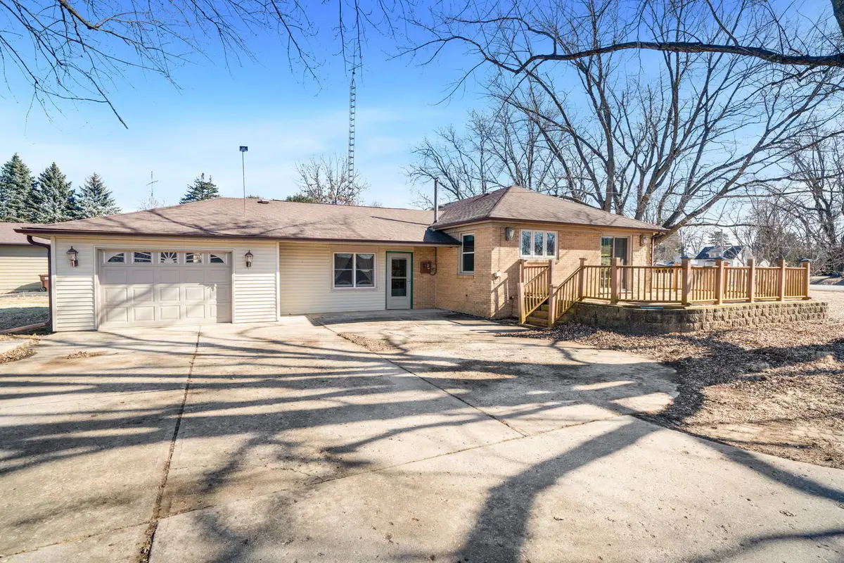 4414 W Il Rt 64, Mount Morris, IL 61054 - #1