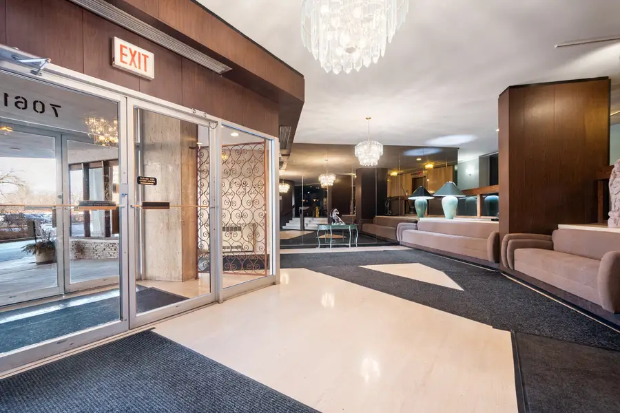 7061 N Kedzie Avenue #613, Chicago, IL 60645 - #3