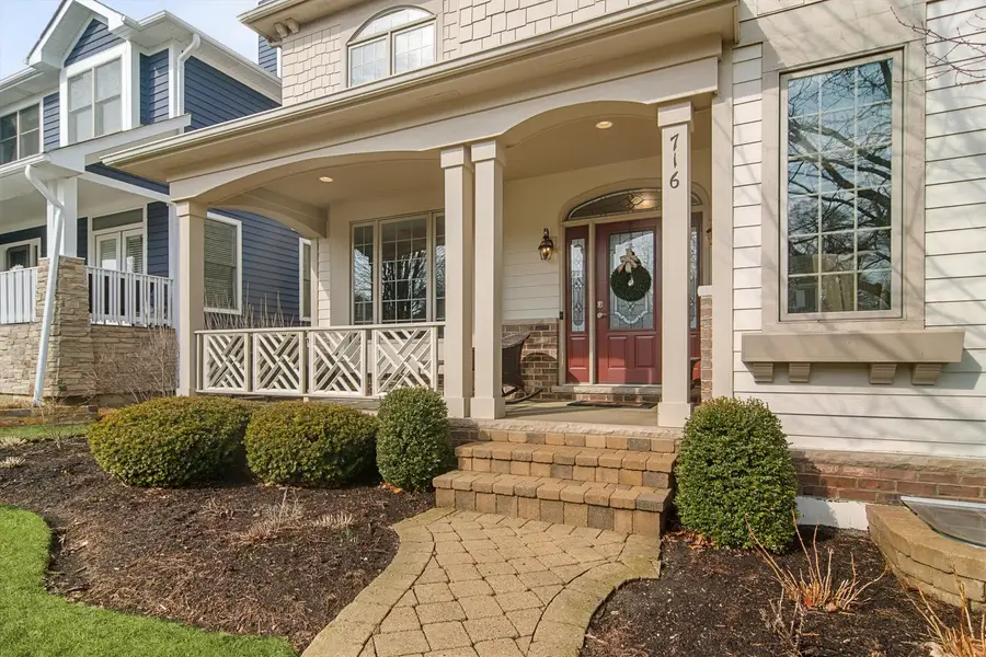 716 E Sunnyside Avenue, Libertyville, IL 60048 - #2