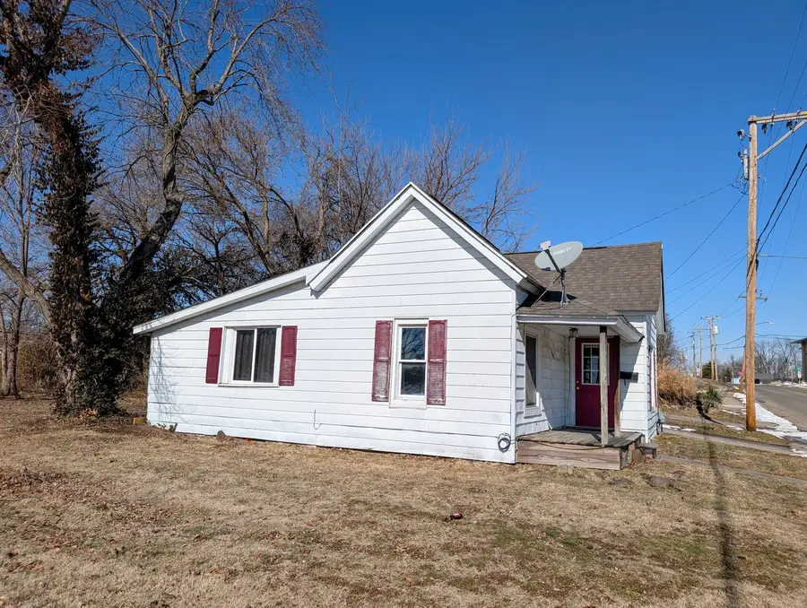 606 S Washington Street, Carbondale, IL 62901 - #2