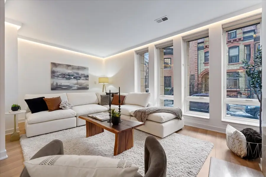 39 E Schiller Street #1E, Chicago, IL 60610 - #2