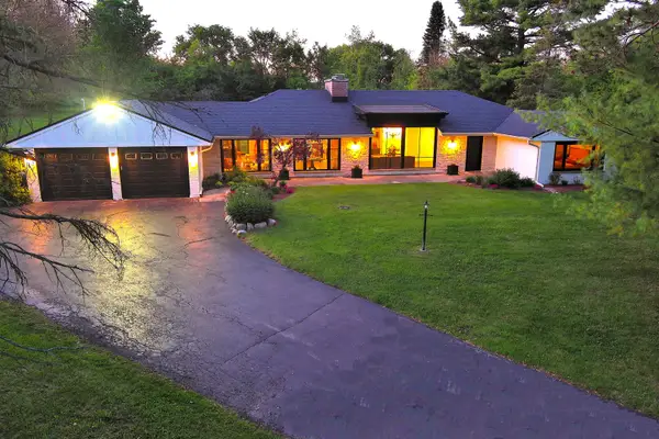 532 W Merri Oaks Road, Barrington Hills, IL 60010