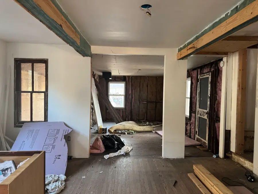 323 1st Avenue, Clinton, IA 52372 - #2