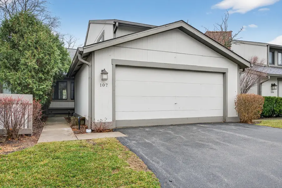 107 Chicory Court, Rolling Meadows, IL 60008 - #2
