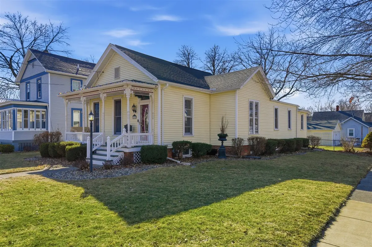 401 S Mclean Street, Bloomington, IL 61701 - #1